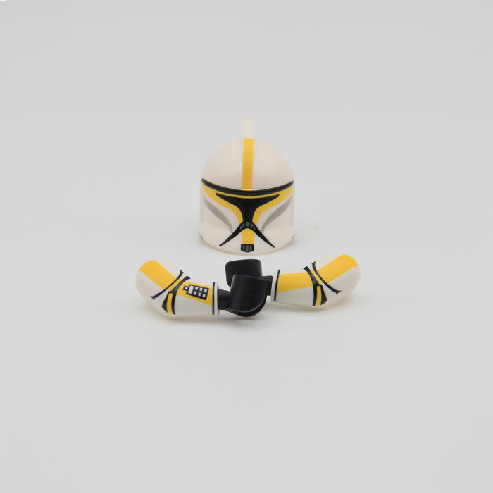 20P1 Helmet & Arms Combo - Commander [Yellow, Black Visor]
