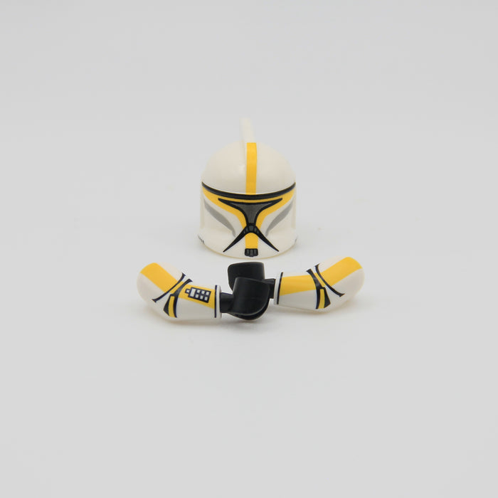 20P1 Helmet & Arms Combo - Commander [Yellow, Metallic Visor]
