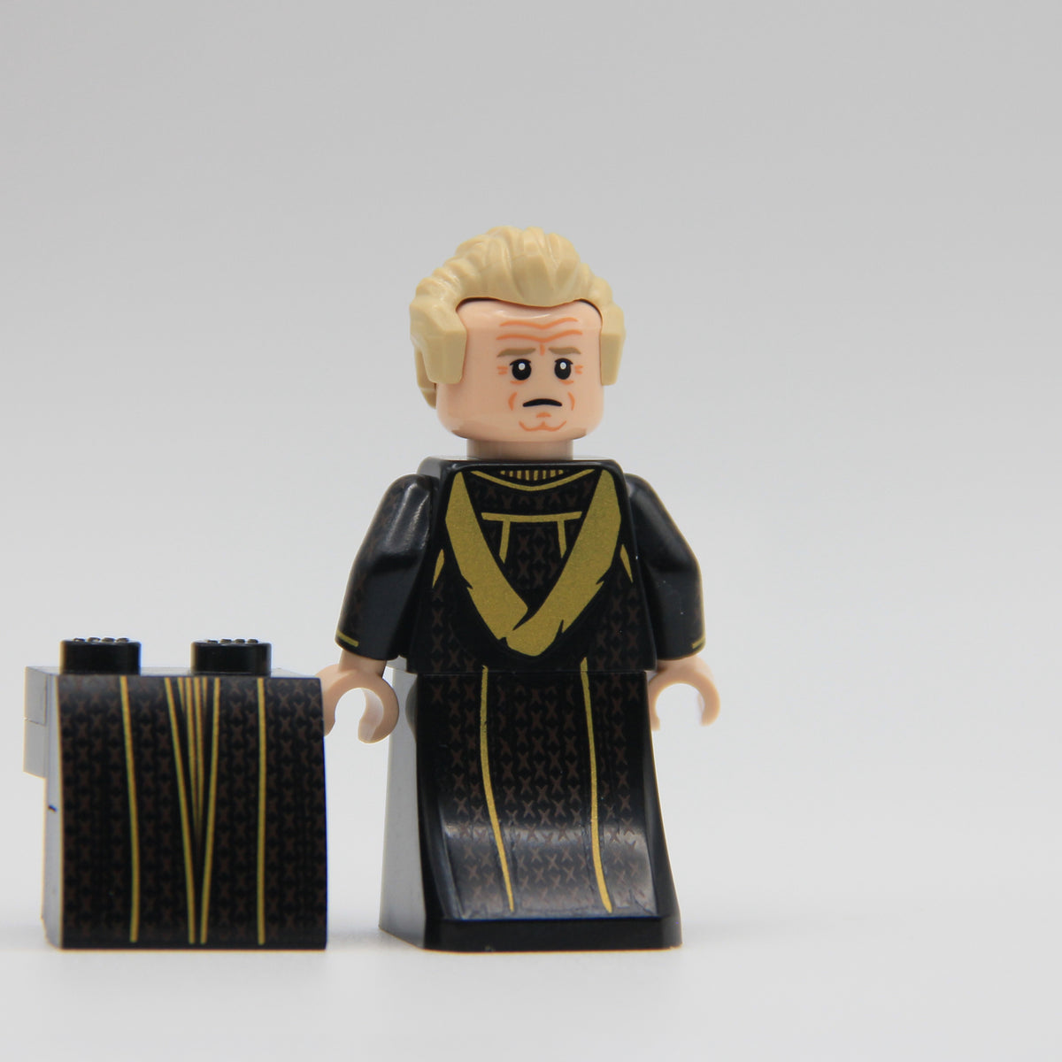 Sheev Palpatine Darth Sidious Star Wars custom LEGO minifigure by Ra'is Customs and Brick Daddy Minifigures
